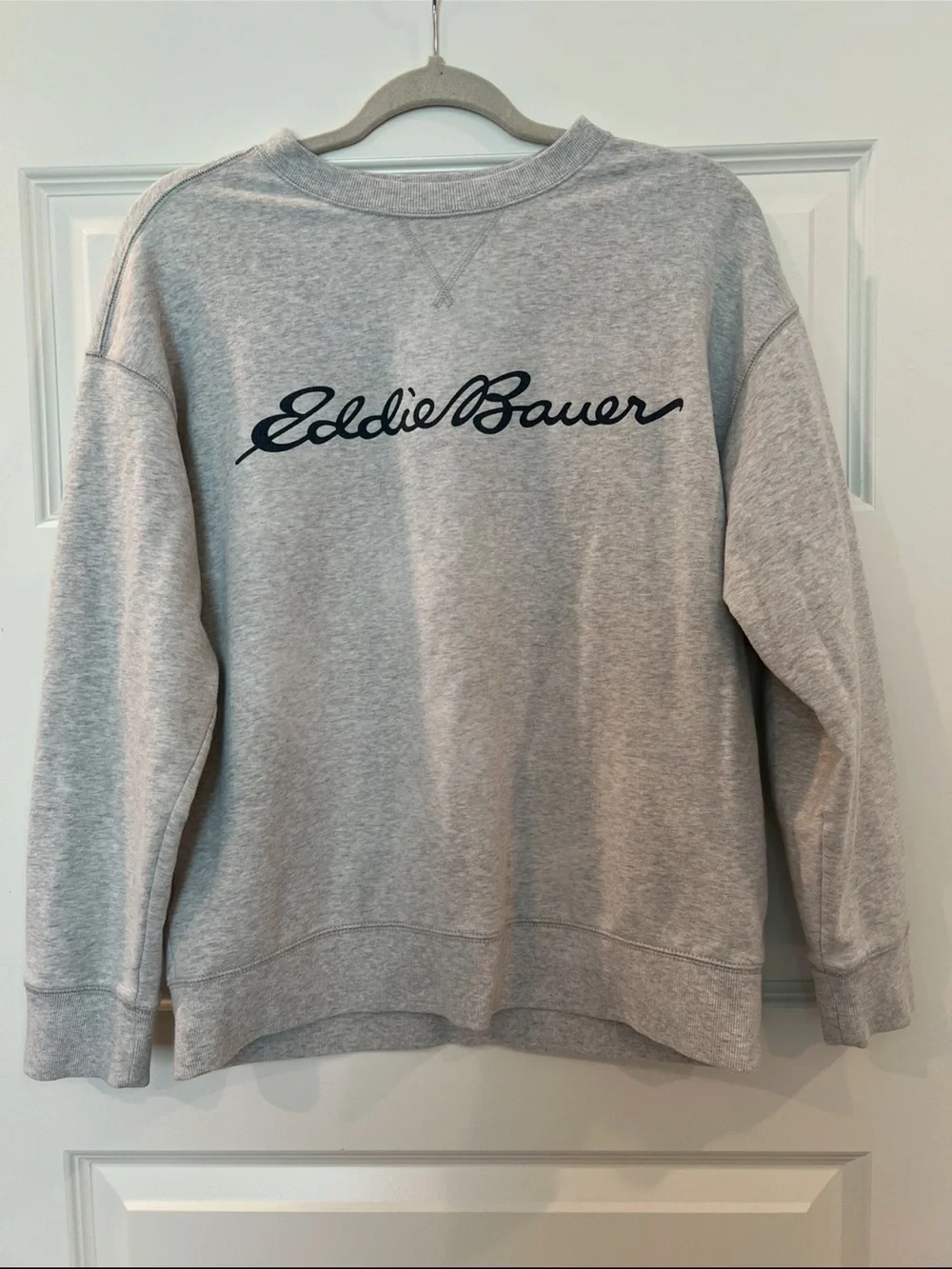 Eddie Bauer Signature Logo Gray Crewneck Sweatshirt Women’s M Relaxed Fit
